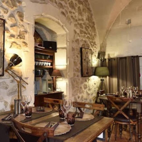 Le restaurant - L'Oustaloun - Maussane-les-Alpilles - bien manger MAUSSANE-LES-ALPILLES